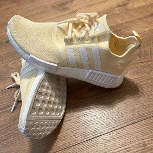 Women’s NMD R1. Size 8 1/2. Only worn a few times. Like New!